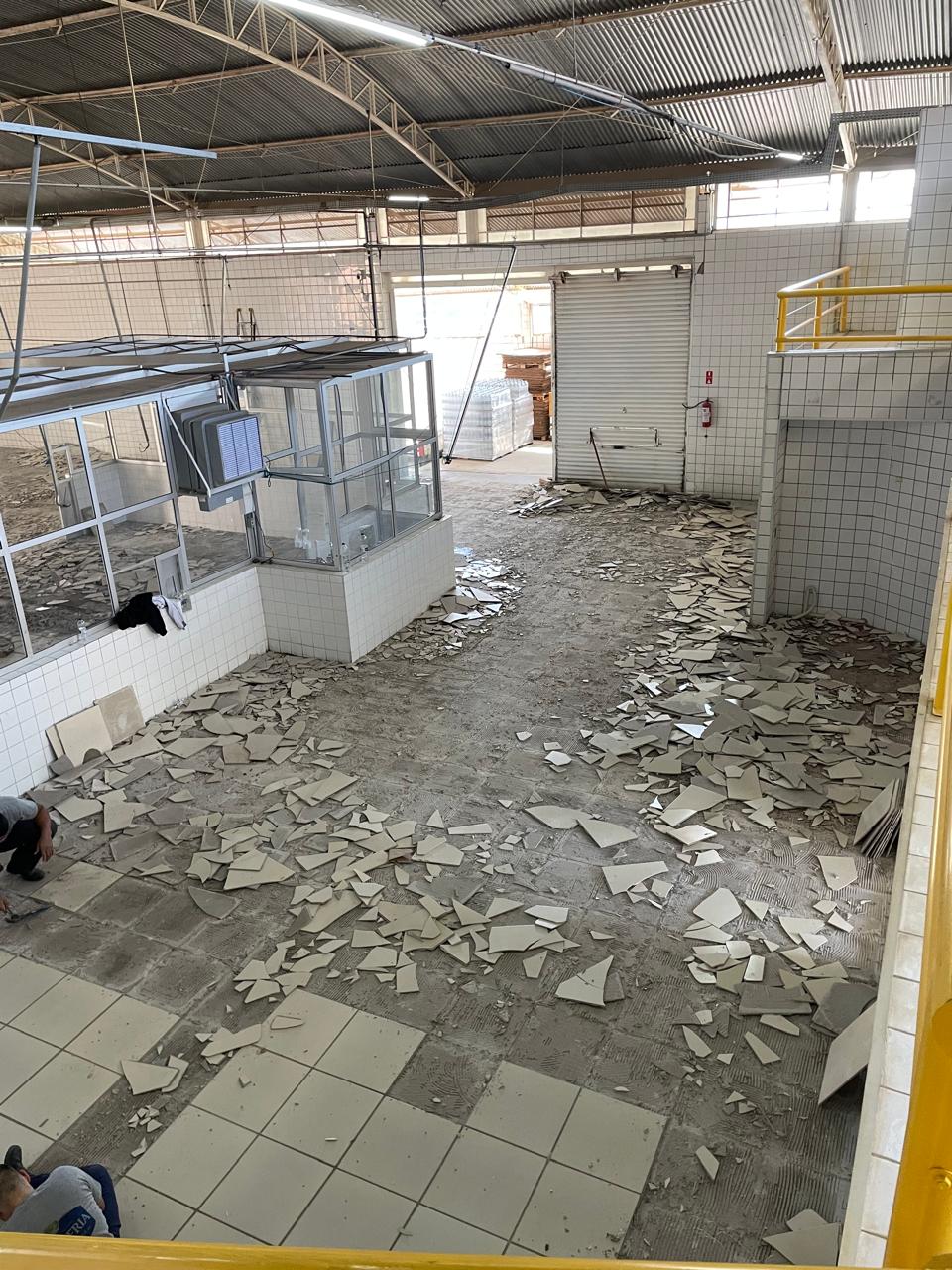 Piso lapidado com alto brilho